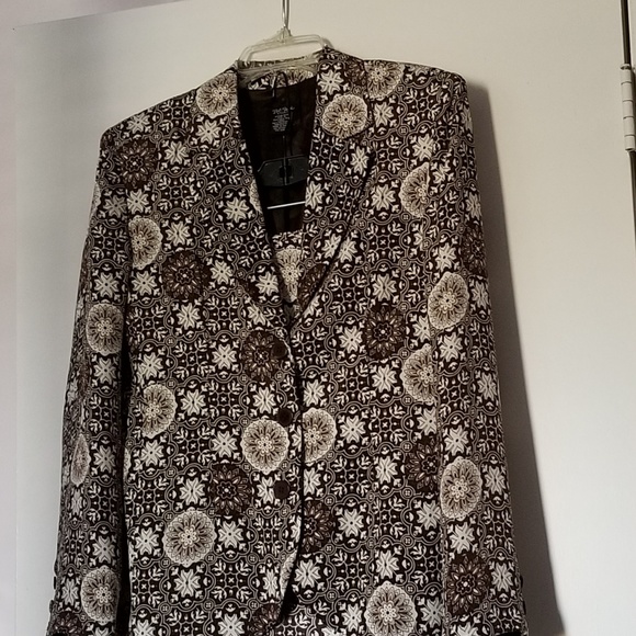 Jacket and Skirt Ensemble - Picture 1 of 8